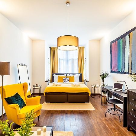 Unique Central Square Business Apt. Градец-Кралове Экстерьер фото