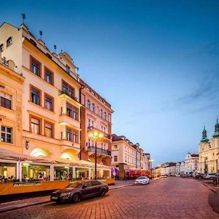 Unique Central Square Business Apt. Градец-Кралове Экстерьер фото
