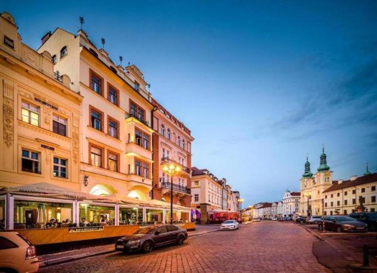 Unique Central Square Business Apt. Градец-Кралове Экстерьер фото